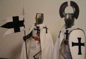 十字军和圣殿骑士团关系#十字军三大骑士团标志
