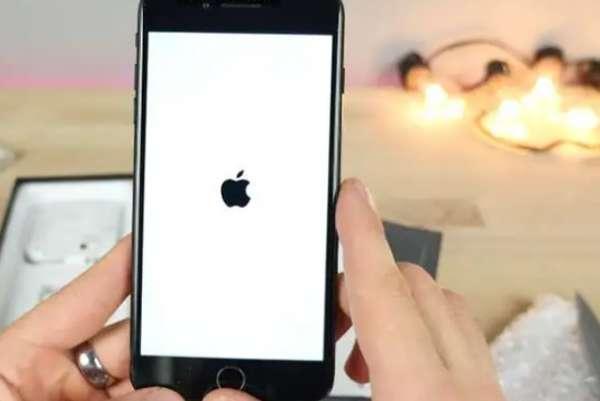 苹果白苹果怎么修复#iphone白苹果无法开机